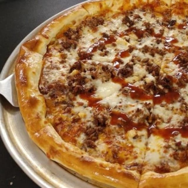 BBQ BRISKET PIZZA.